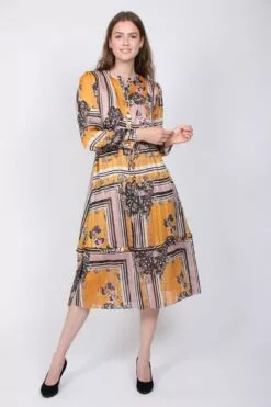 Second Female Valley LS Maxi Dress - Inca Gold -Second Female Salg 0I3PliBfRNqhcEcg01gp IMG 8210