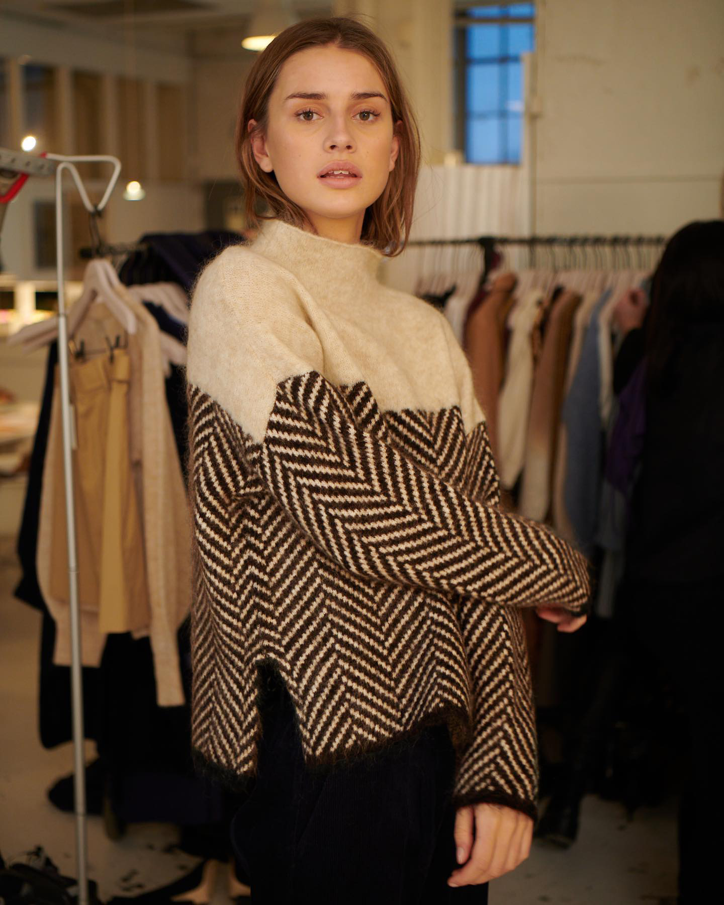 Second Female Herrin Knit T-Neck - Brazilian Sand 3 Second Female Herrin Knit T-Neck - Brazilian Sand - Bilde 3