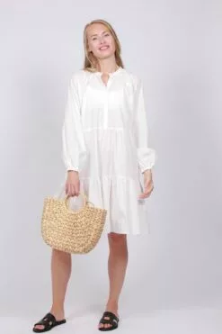 Second Female Miracle Dress - White -Second Female Salg 1A0BMmFaQ0K3tr8xXmBE IMG 5380