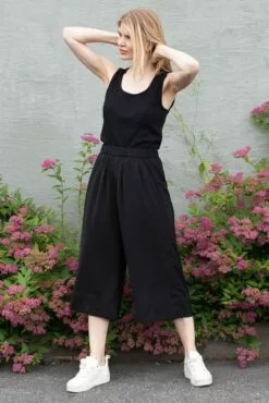 Second Female Minga Cropped Trousers - Black -Second Female Salg 245VfzIET0mRGbIiQ4KT IMG 4880