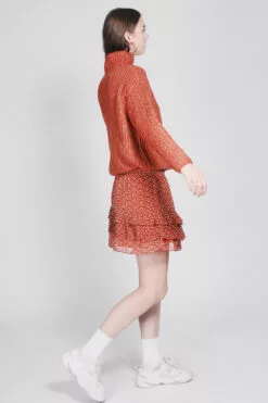 Second Female Ambra Knit T-neck - Carnelian -Second Female Salg 4UzauGFlSsS8KsYK7J2r Photo 23 09 2018 16 18 58