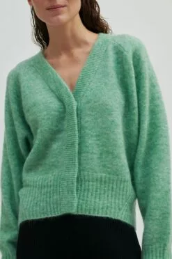 Second Female Brook Knit Boxy Cardigan - Laurel Green -Second Female Salg 52507 4081 12 1195x1800 b8261970 fc40 4bbd 8322 6ed51944f8c2