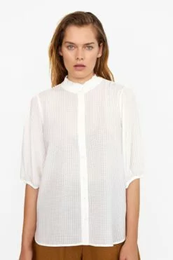 Second Female Tara SS Shirt - Bright White -Second Female Salg 53367 1004 11 1200x1800 906cb4ff 3691 4aaa 86ba e2fb46acbe49