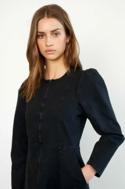 Second Female Anne Dress - Black -Second Female Salg 54205 8001 12 1200x 6226237b c7c9 4cbd 921b e0ba048634c1