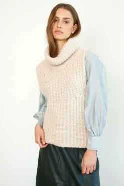 Second Female Ivory Knit Vest - Crystal Gray -Second Female Salg 54278 7017 13 1200x 5b41ecfe d0e8 4bd1 9b0d beddf301519e