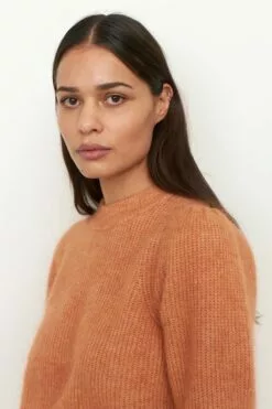 Second Female Brooky Knit Puff O-Neck - Toasted Nut -Second Female Salg 54354 6036 12 700x b61a14b8 ac05 4705 9a8f adee575e5b18
