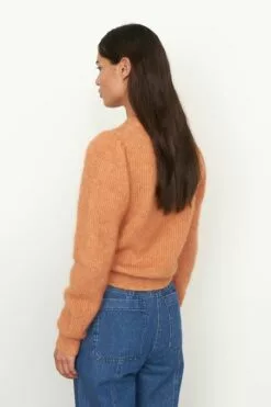 Second Female Brooky Knit Puff O-Neck - Toasted Nut -Second Female Salg 54354 6036 14 700x 94f5828c 2030 4d60 a18e 01b7035eba38