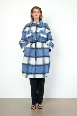 Second Female Ethel Coat - Blue Bonnet -Second Female Salg 54415 5068 16 1200x 3d9be1bd 4a02 4d9d 9199 aa7f2c309b93