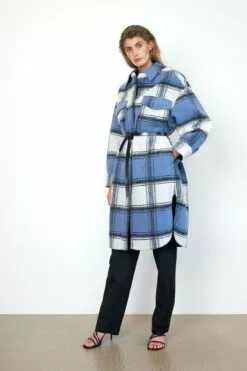 Second Female Ethel Coat - Blue Bonnet -Second Female Salg 54415 5068 18 1200x 0419102e f9fb 4e55 863f 213df61fd991