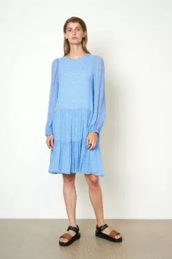 Second Female Mano Dress - Blue Bonnet -Second Female Salg 54448 5068 11 1000x 859673f7 411a 43f1 92b3 a62ac1c5778c