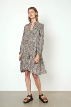 Second Female Frank Dress - Black -Second Female Salg 54462 8001 14 1000x 072fa035 9d88 4743 aa35 64bc6137a3ff