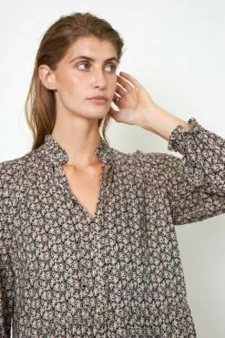 Second Female Frank Dress - Black -Second Female Salg 54462 8001 15 1000x efa2f362 f9fc 4a53 8d51 a5a339f35c94