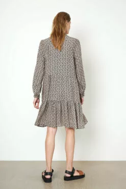 Second Female Frank Dress - Black -Second Female Salg 54462 8001 16 1000x 9a8bb53c 454e 4420 88d3 59f0fad326c7