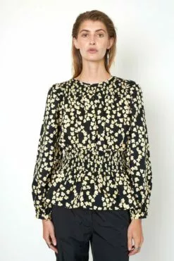 Second Female Alula Blouse - Chamomile -Second Female Salg 54502 2032 11 1200x d64ee376 6371 48d9 8073 992e87c216b8