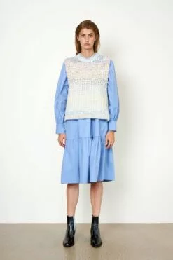 Second Female Elsa Knit Vest - Brunnera Blue 8 Second Female Elsa Knit Vest - Brunnera Blue -Second Female Salg 54572 5028 13 1200x 0e054638 2865 4d36 9068 2629bd5b7811