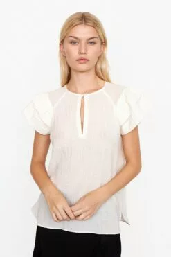 Second Female Mallorca Top - Bright White -Second Female Salg 54634 1004 11 1200x1800 b789d897 1a74 41f7 a791 85f0843c7804