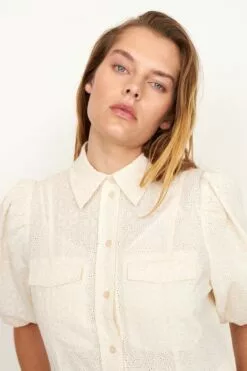 Second Female Bilbao Mini Dress - Parchment -Second Female Salg 54777 1023 12 700x 1d58a27a a5b1 439b bf0d c8eae031f0b2