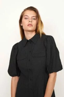 Second Female Bilbao Mini Dress - Black -Second Female Salg 54777 8001 12 1600x 9393ca6a a6f4 4949 a54f 1c7a8d15c8e7