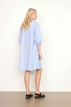 Second Female Moscow Dress - Bel Air Blue -Second Female Salg 54855 5993 15 1200x1800 1ea05dd4 7486 404a bbb0 f83fb98edc50