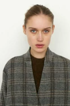 Second Female Cesina Coat - Dessert Palm -Second Female Salg 54866 6043 13 1200x1800 b0dfca19 e8b5 4431 b0e7 3ba12483409b