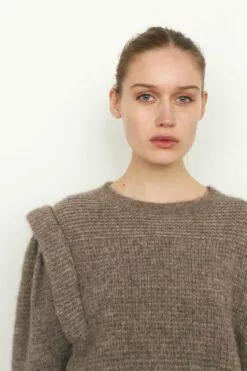 Second Female Abby Knit O-Neck - Otter -Second Female Salg 54982 4033 12 1200x1800 528d02c7 3f2c 4ede 8a02 095ebdac9592