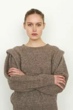 Second Female Abby Knit O-Neck - Otter -Second Female Salg 54982 4033 15 1200x1800 4cc73796 ecfd 48b2 a53c 81a98a78a79f