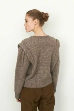 Second Female Abby Knit O-Neck - Otter -Second Female Salg 54982 4033 16 1200x1800 cb8601f2 36e6 4b83 96be e9df37ae351f