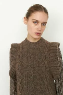 Second Female Gunhild Knit Vest - Dessert Palm 9 Second Female Gunhild Knit Vest - Dessert Palm -Second Female Salg 55035 6043 14 1200x1800 d886a1a8 b57c 4cd1 8a2e b2b5abd0c3ba