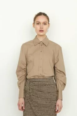 Second Female Phoebe Detail Shirt - Chinchilla -Second Female Salg 55097 6004 14 1200x1800 e6200d9e 5af6 4267 819a ddbd55c46571