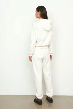 Second Female Carmella Sweat Pants - Whisper White -Second Female Salg 55122 1028 13 1200x 106afcf7 561a 40ff 8716 3f3b7d0adf8b