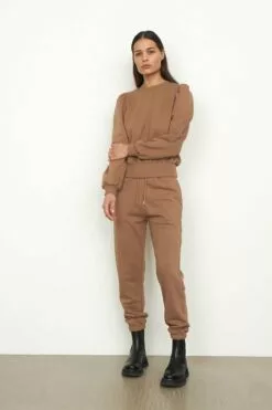 Second Female Carmella Sweat Pants - Otter -Second Female Salg 55122 4033 13 1200x b5bb3874 34ab 40a1 a598 93eaee49bfad