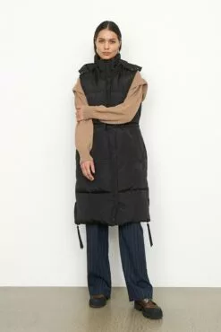 Second Female Buffie Maxi Waistcoat - Black -Second Female Salg 55127 8001 11 1200x1800 def02bf1 f882 4038 afb5 65501f3e3171
