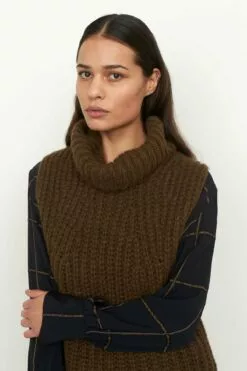 Second Female Ivoray Knit Vest - Dessert Palm 9 Second Female Ivoray Knit Vest - Dessert Palm -Second Female Salg 55150 6043 13 1200x1800 9e621f50 259a 49c6 8747 301411a8f0e1