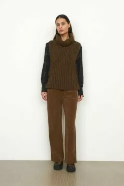 Second Female Ivoray Knit Vest - Dessert Palm 11 Second Female Ivoray Knit Vest - Dessert Palm -Second Female Salg 55150 6043 15 1200x1800 376dc94f 2cb5 4de2 ac07 871b7baba457