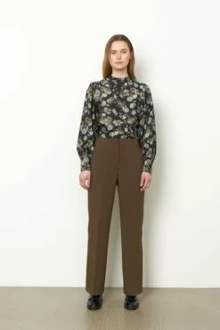 Second Female Ellea Blouse - Black -Second Female Salg 55407 8001 13 1200x1800 669baaff 1642 4b83 970d 8955ee401843