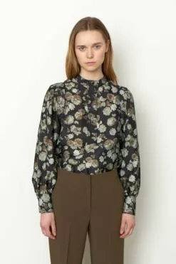 Second Female Ellea Blouse - Black -Second Female Salg 55407 8001 15 1200x1800 cc6a0df6 6e56 4e6f 8d52 9cfc0b9d5f9c