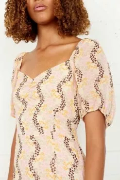 Second Female Magne Dress - Winter Wheat -Second Female Salg 55880 2042 14 1200x1800 fe90501f 1847 454b bcf1 a20c997542de