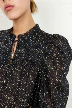 Second Female Jodis Blouse - Black -Second Female Salg 55899 8001 12 1000x 5612b7c0 b0c1 444c a002 de7f623ad4b4