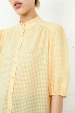 Second Female Tara New Shirt - Golden Haze -Second Female Salg 55945 2045 12 1000x bf8ac410 b457 44e5 8b32 3e9bfeff74b4