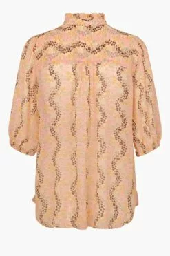 Second Female Magne Shirt - Winter Wheat -Second Female Salg 56002 2042 17 1195x1800 d47f5e13 2a1b 47cb 8d4e 2fdcd5f46cb6