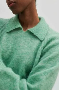 Second Female Brook Knit Collar - Laurel Green -Second Female Salg 56127 4081 12 1195x1800 632162ca 09a7 4fdd b8de 5981324f4472