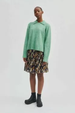 Second Female Brook Knit Collar - Laurel Green -Second Female Salg 56127 4081 14 1195x1800 12762d2b feaf 4940 8437 fd83939b096d