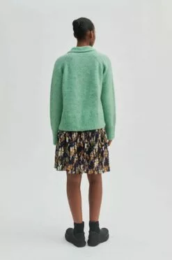 Second Female Brook Knit Collar - Laurel Green -Second Female Salg 56127 4081 15 1195x1800 3bc30093 ee72 4675 a1be ed658cdcafd7