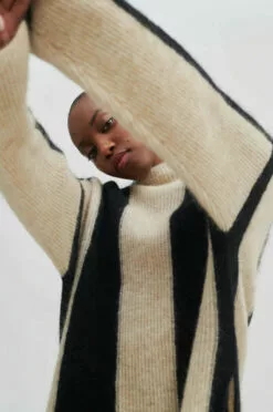 Second Female Hertha Knit T-Neck - Black -Second Female Salg 56128 8001 12 600x 415a2f23 852a 43ba 9052 838a5559b7f2