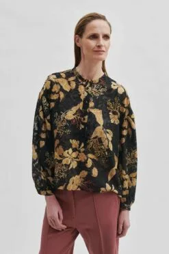 Second Female Mystery Blouse - Black -Second Female Salg 56597 8001 11 1195x1800 5bd29328 baf5 4dd9 a2e4 aed143901c9f
