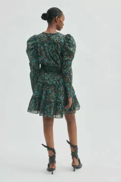 Second Female Pheasant Waist Dress - Tropical Green 22 Second Female Pheasant Waist Dress - Tropical Green -Second Female Salg 56624 4084 15 700x 748a6521 2ee2 43cd b5b6 fcebba50500d