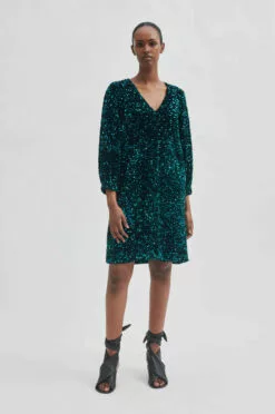 Second Female Winternalia Dress - Tropical Green 10 Second Female Winternalia Dress - Tropical Green -Second Female Salg 56644 4084 13 700x 3ba28803 28c4 43c9 8bfa c9e81d74aa29