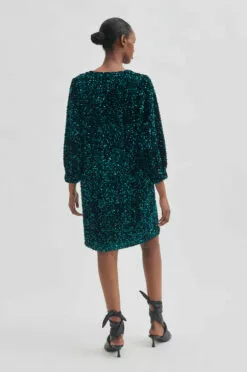 Second Female Winternalia Dress - Tropical Green 13 Second Female Winternalia Dress - Tropical Green -Second Female Salg 56644 4084 15 700x 16aec50c a395 4e34 b4e1 6c019dcee9d3