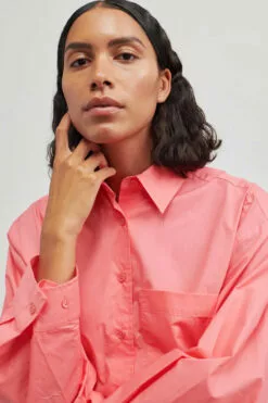 Second Female Alulin New Shirt - Camellia Rose 11 Second Female Alulin New Shirt - Camellia Rose -Second Female Salg 56692 3123 13 700x 46d8f576 eb50 4362 aded 2701b11e8b82