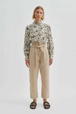 Second Female Gaura Shirt - Crockery -Second Female Salg 56787 6104 13 700x 171c84e3 8fdd 4caa 9bf0 711ae779a923